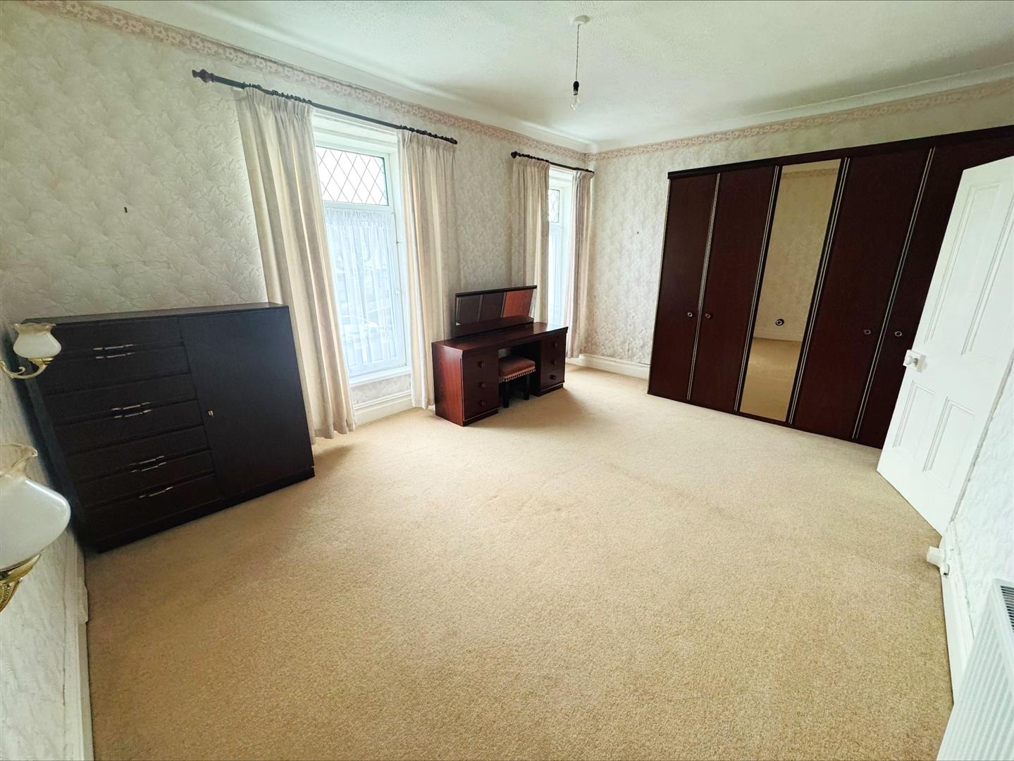 College Square, Llanelli, SA15 1DT